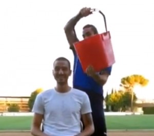 L'Ice bucket challenge di Leonardo Bonucci