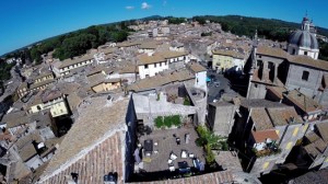 Una veduta di Ronciglione da un drone