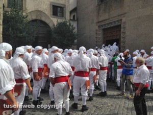 Santa Rosa 2014 - Il raduno dei facchini al palazzo papale