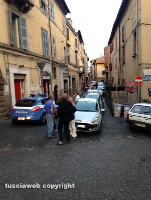 Viterbo - I controlli della polizia a piazza San Faustino 