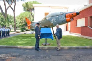 Il comandante della scuola marescialli Rovazzani e il sindaco Michelini 