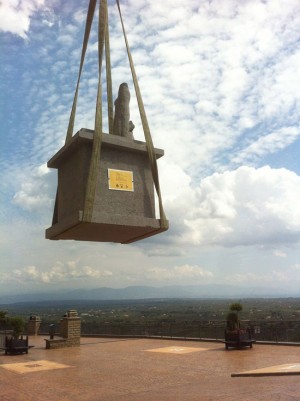 La posa del "monumentino" a Sriano nel Cimino