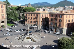 Viterbo vista dalla rocca Albornoz - Piazza della Rocca