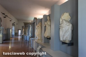 Il Museo nazionale Etrusco alla rocca degli Albornoz - Le statue del teatro di Ferento