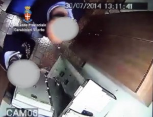 Colpo alla Carivit di Bassano Romano, i rapinatori controllano la cassaforte
