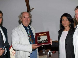 Vittorio Storaro riceve il Premio Scrapante dal sindaco di Marta Lucia Catanesi