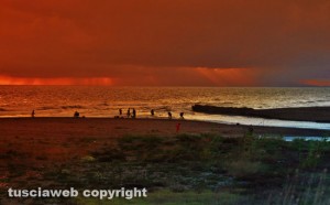 Pesca al tramonto a Tarquinia Lido