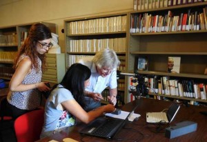 Gli esperti al lavoro sul doppio flauto 