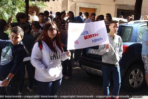 Midossi - Il sit in sotto la provincia