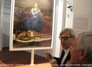 Apertura museo civico - Vittorio Sgarbi di fronte alla Pietà