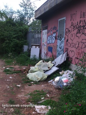 Viterbo - Il degrado nei dintorni del quartiere Villanova