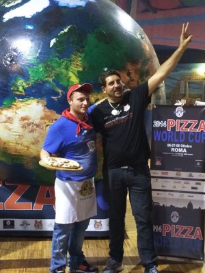 Lorenzo Carletti, proprietario del ristorante pizzeria "Il Contado"