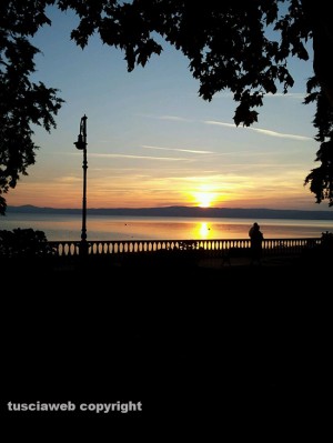 Tramonto sul lago di Bolsena