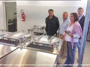 Mense, la visita al centro cottura