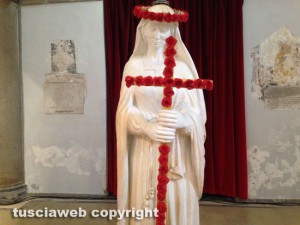 La statua di santa Rosa agli Almadiani