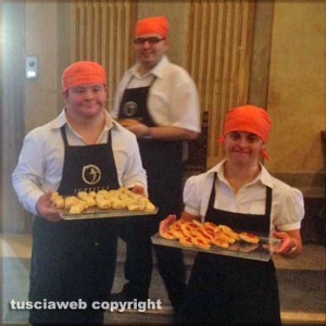 I ragazzi speciali con il buffet preparato da loro