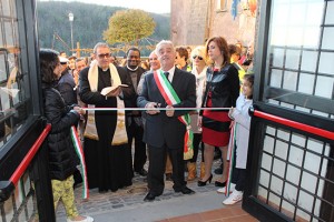 L'inaugurazione della nuova sede del comune di Latera