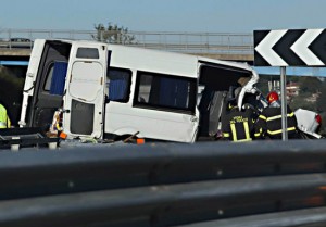 Scontro mortale sull'A1, sei morti e otto feriti 