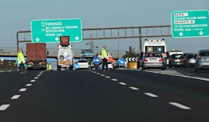 Scontro mortale sull'A1, sei morti e otto feriti 