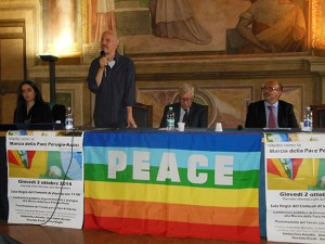 Da sinistra: Valentina Bruno di Erinna, il consigliere Paolo Moricoli, il sindaco Leonardo Michelini, l'assessore ai Servizi sociali Fabrizio Fersini