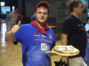 Lorenzo Carletti, proprietario del ristorante pizzeria "Il Contado"
