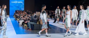 Gli abiti di Claudia Danna in passerella