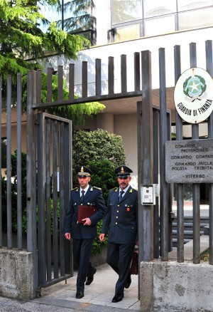 Il comando della guardia di finanza in via Cardarelli