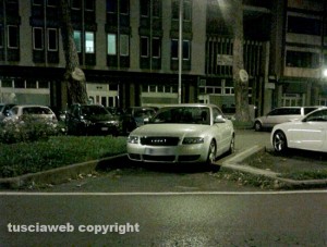 Viterbo - Viale Trento - Parcheggio creativo di fronte alla stazione
