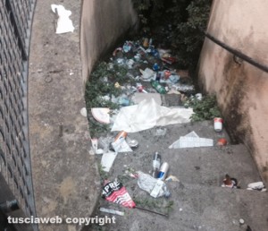 Viterbo - Il degrado dei bagni pubblici