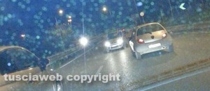 L'auto contromano sul semianello a Viterbo