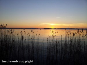 Il tramonto sul lago di Bolsena