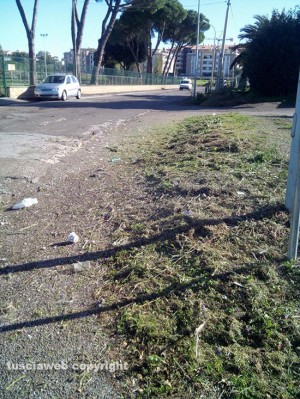 Viterbo - Rifiuti - La manifestazione "Riprendiamoci il quartiere"