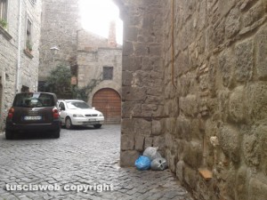 Viterbo - Il degrado per le vie del centro 