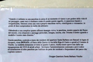 Viterbo - La panchina al Parco delle querce donata dal Gruppo quartiere Santa Barbara