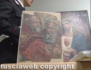 I reperti e opere recuperati dai carabinieri della stazione Roma-Monte Mario
