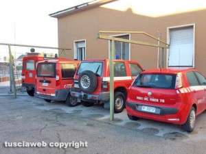 Viterbo - I mezzi fermi dei vigili del fuoco 