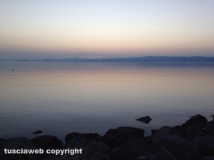 Tramonto sul lago