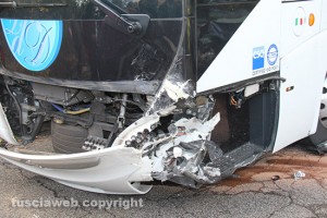 Caprarola - Bus contro auto sulla Cimina