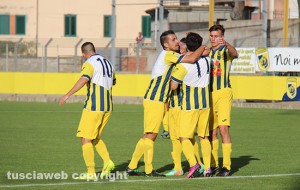 I Gialloblù festeggiano il gol
