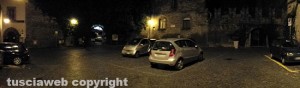 Viterbo - Macchine parcheggiate nel centro storico