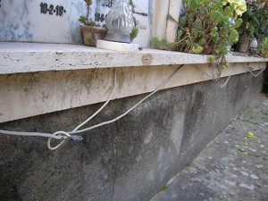 Le luci votive al cimitero di Bolsena