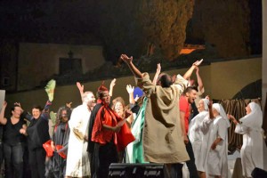 Tuscania - Forza venite gente al teatro Rivellino