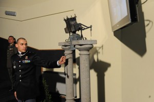 Esercito - la “Campana del dovere” che indica l'inizio dell'anno accademico