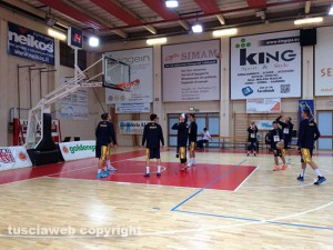 Il riscaldamento della Stella Azzurra prima della partita