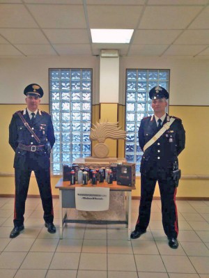 Tuscania - Le bombolette sequestrate dai carabinieri 