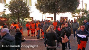 I dipendenti di Talete sotto la sede della Provincia durante la riunione dell'Ato