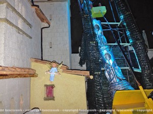 Il presepe ambientato a piazza San Lorenzo