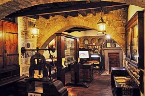 Valentini visita l’“Antica Zecca di Viterbo” e il Laboratorio di Marco Gugliemi