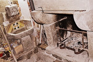 Valentini visita l’“Antica Zecca di Viterbo” e il Laboratorio di Marco Gugliemi