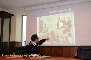 Il colonnello Conte presenta il calendario dell'Arma dei carabinieri 2015